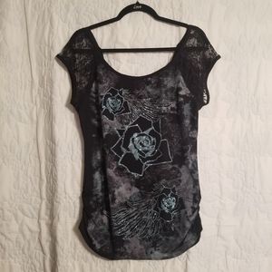 2/$15 Stunning! Beautiful Top w/BlueGlitterRoses!